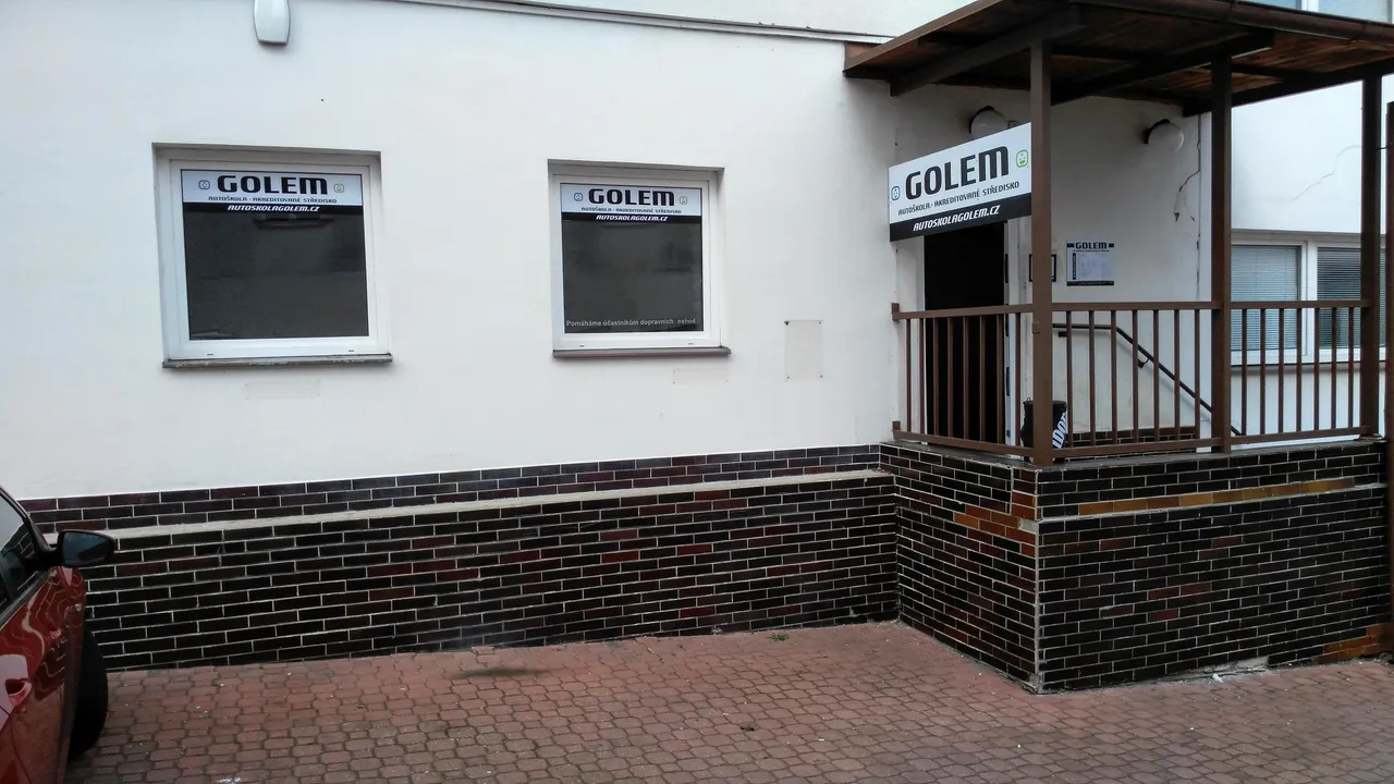 Fotografie autoškoly Autoškola Golem v Karlových Varech (1)