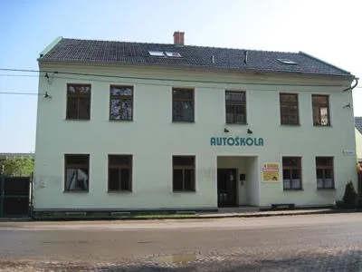 Fotografie autoškoly Autoškola a školící středisko Lumír Kalíšek ve městě Šenov u Nového Jičína (2)