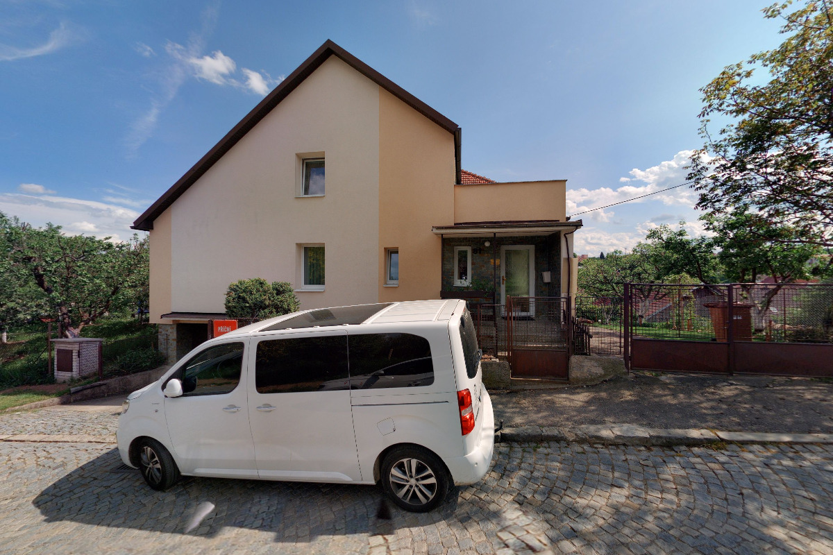 Fotografie autoškoly Autoškola Kara ve městě Bystřice nad Pernštejnem (1)