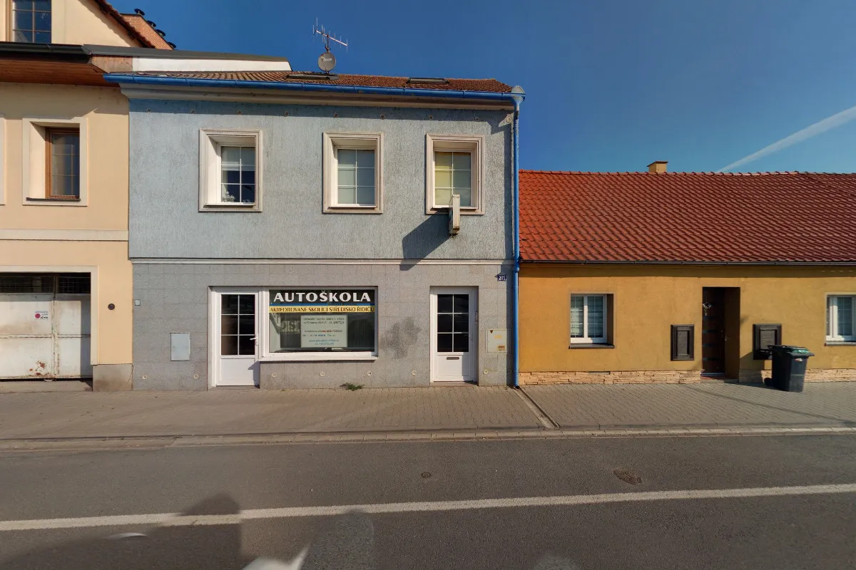 Fotografie autoškoly Autoškola ALiHus ve městě Lovosice (1)