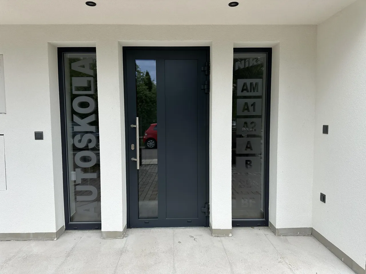 Fotografie autoškoly Autoškola Nika - Monika Zůrová ve městě Nový Bydžov (1)