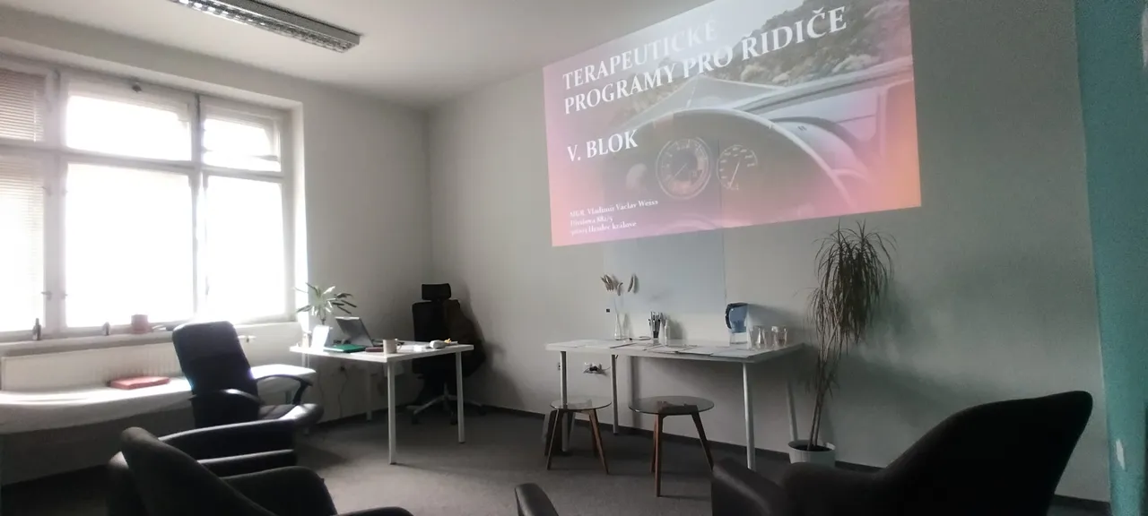 Fotografie autoškoly Autoškola Psychotesty pro řidiče - Mgr. Weiss (dopravní psycholog) v Hradci Králové (2)