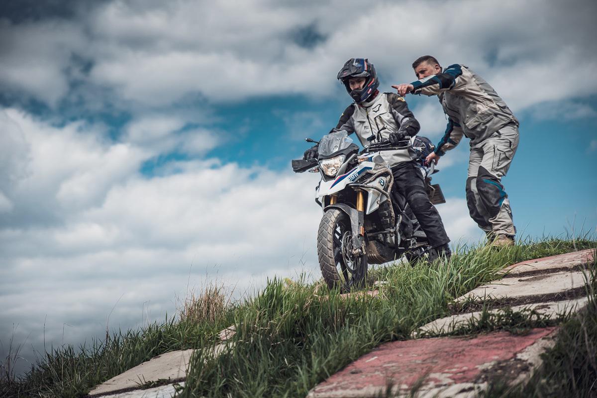 Fotografie autoškoly Autoškola Motoškola Přijďte se projet ve městě Radiměř (1)