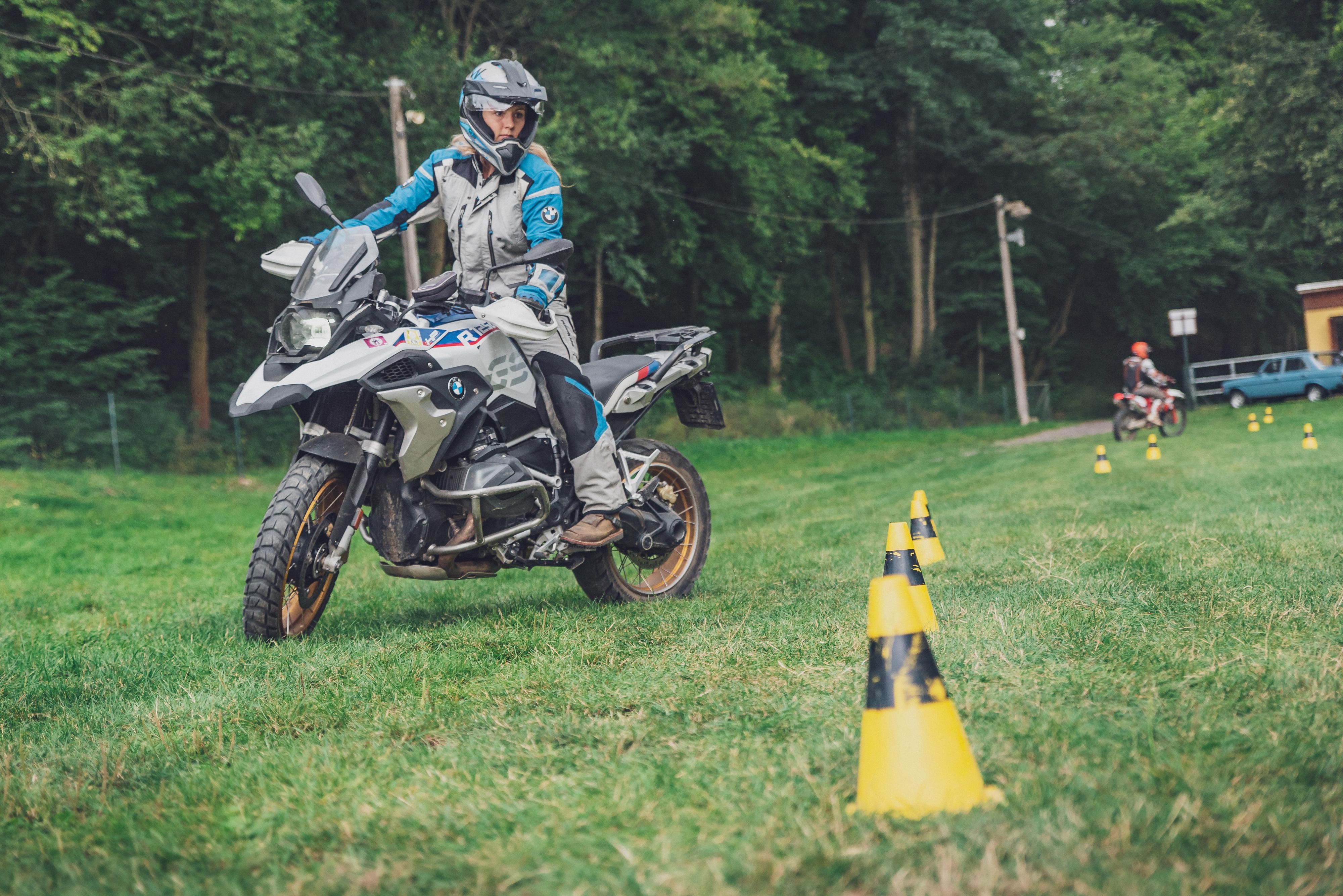 Fotografie autoškoly Autoškola Motoškola Přijďte se projet ve městě Radiměř (3)