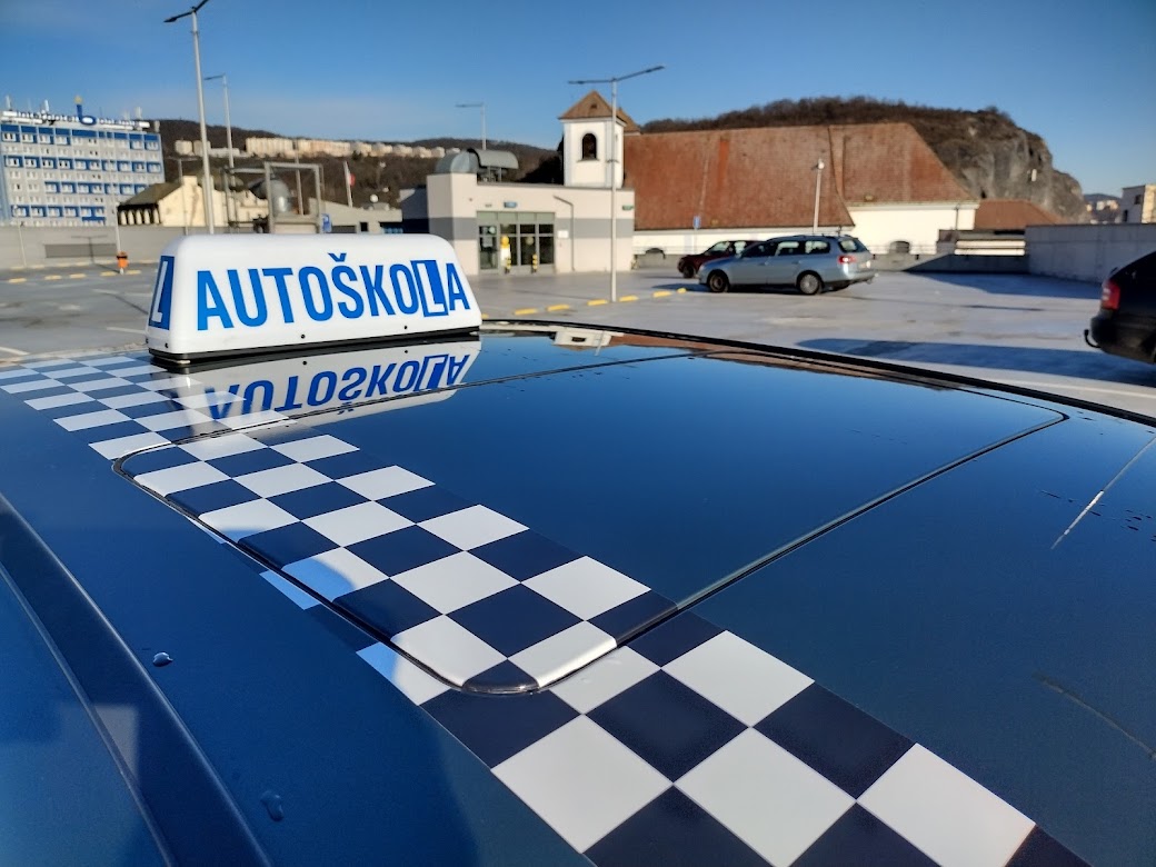Fotografie autoškoly Autoškola 77 v Ústí nad Labem (1)